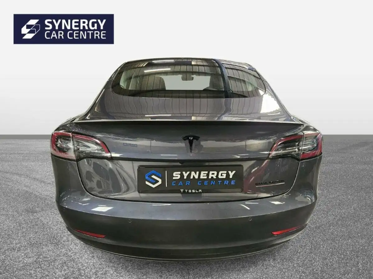 2020-tesla-model-3-e-performance-big-5