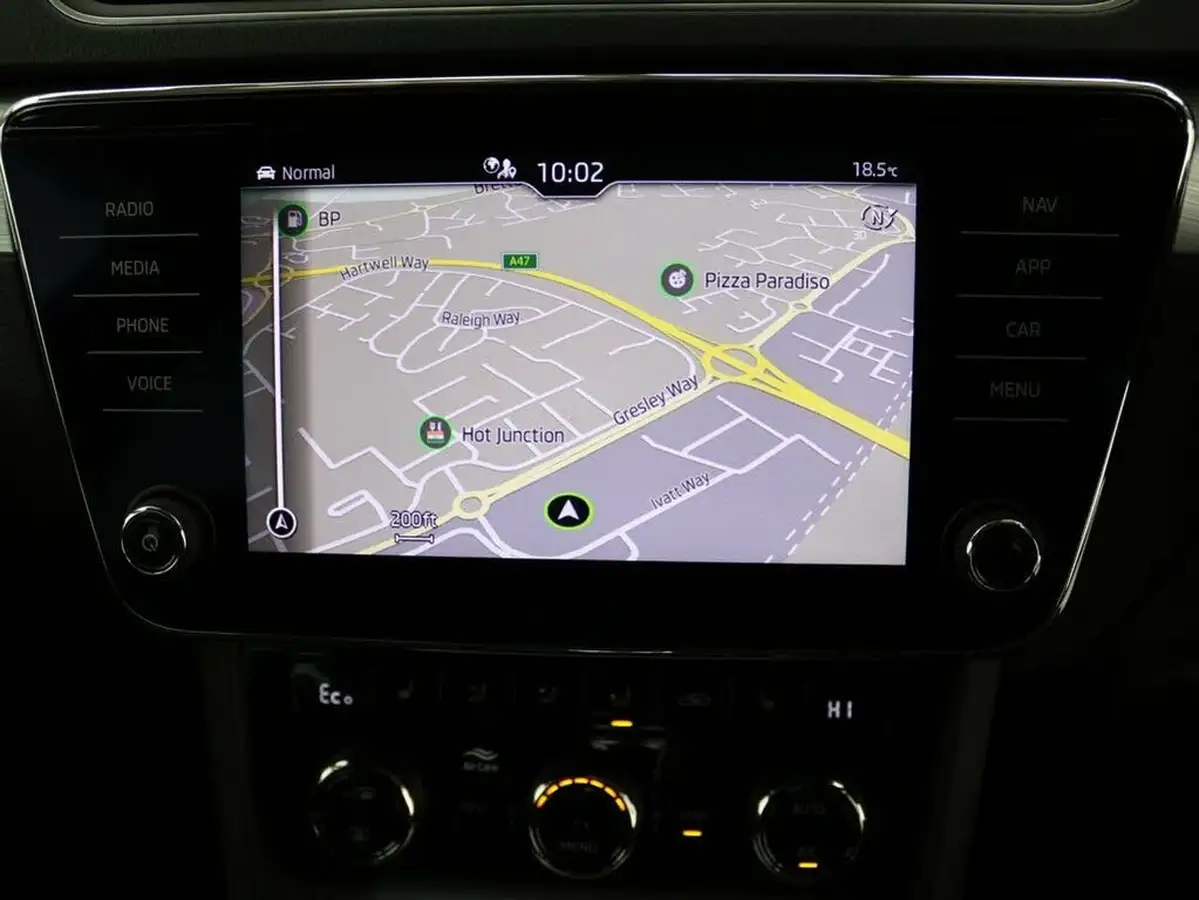2020-skoda-superb-14-tsi-se-technology-estate-big-12