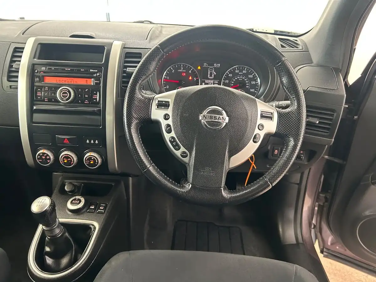 2013-nissan-x-trail-20td-acenta-big-9