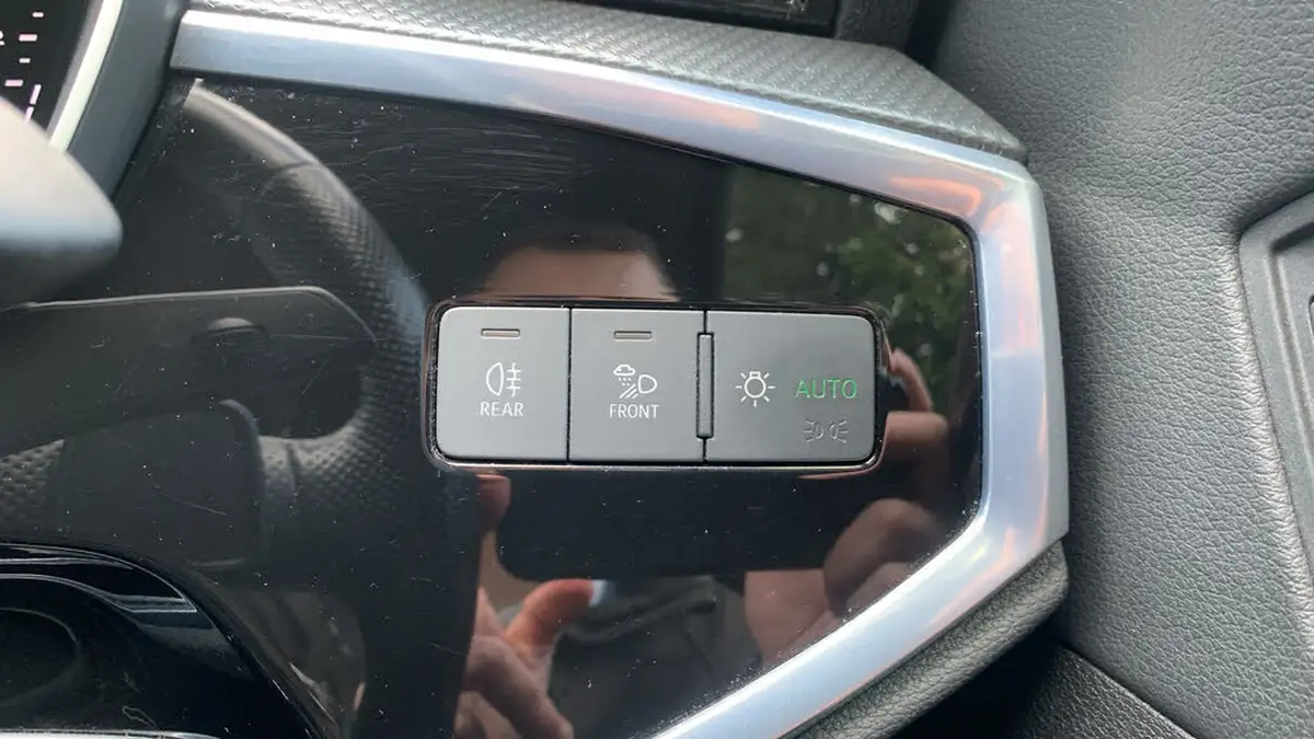 2021-audi-q3-15-35-tfsi-black-edition-codcomfort-sound-pack-station-wagon-big-32