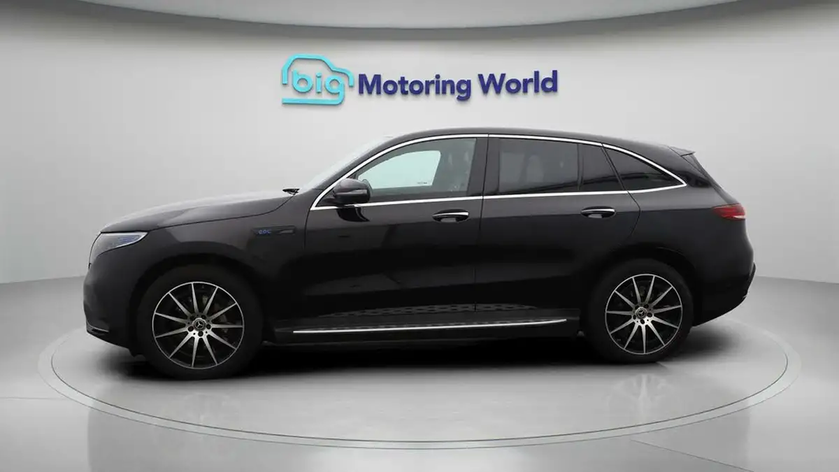 2021-mercedes-benz-eqc-e-eqc-400-amg-line-big-4