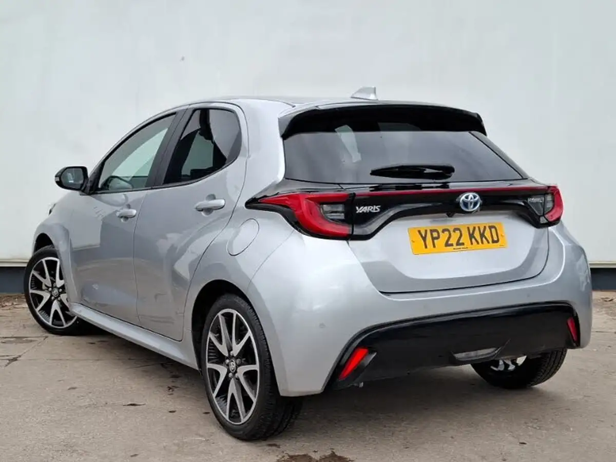 2022-toyota-yaris-15-vvt-i-dynamic-big-1
