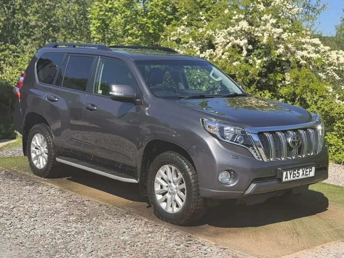 2015-toyota-land-cruiser-28d-4d-invincible-7st-big-12