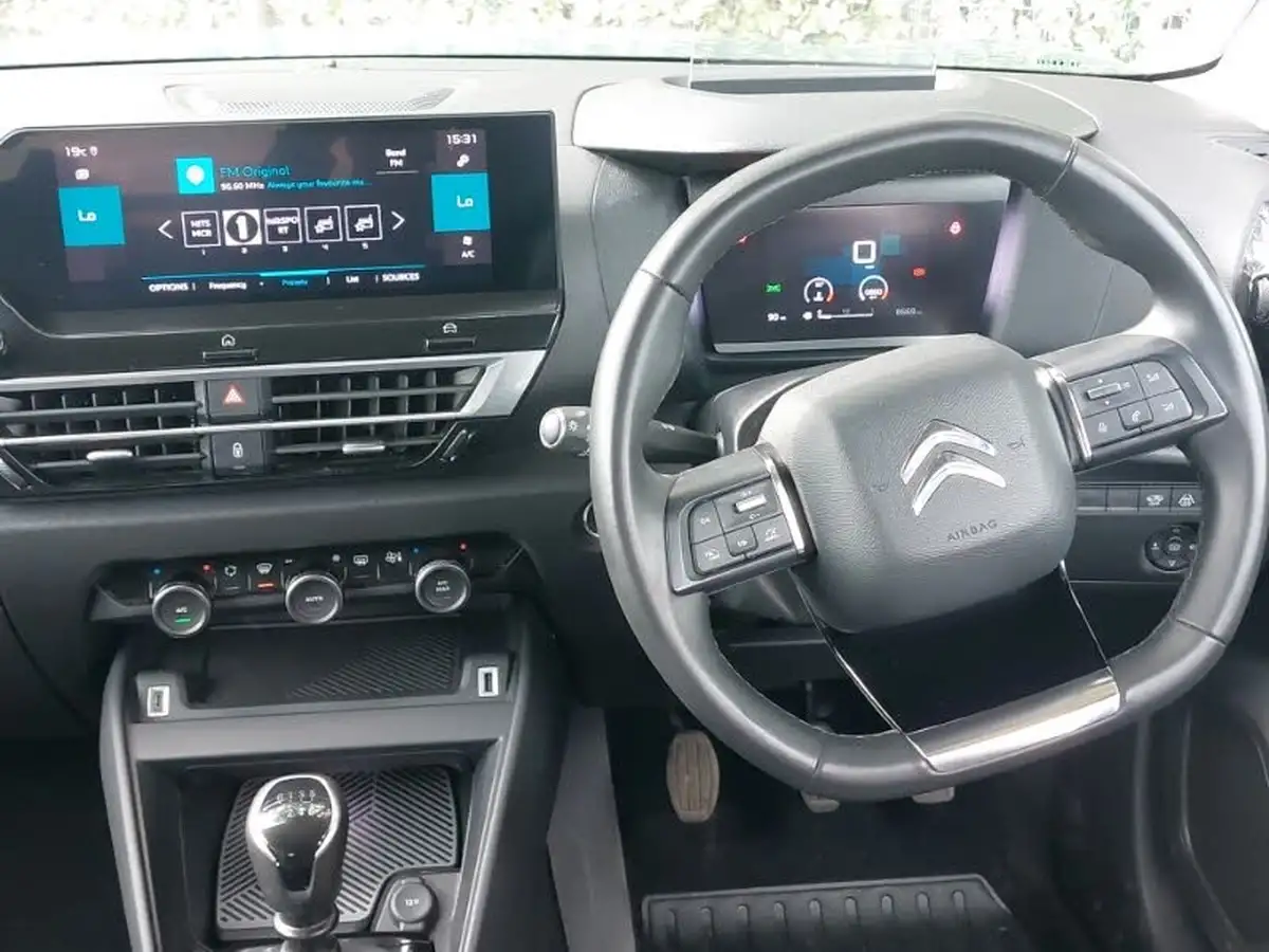 2022-citroen-c4-12-puretech-shine-130ps-big-6