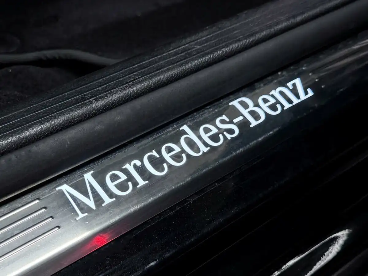 2021-mercedes-benz-e-class-20d-e300de-amg-line-edition-eq-power-saloon-4d-big-20