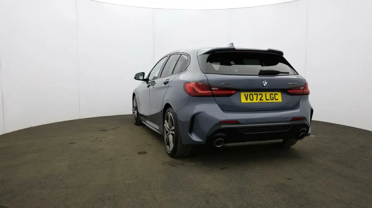 2022-bmw-1-series-20-m135i-xdrive-big-23