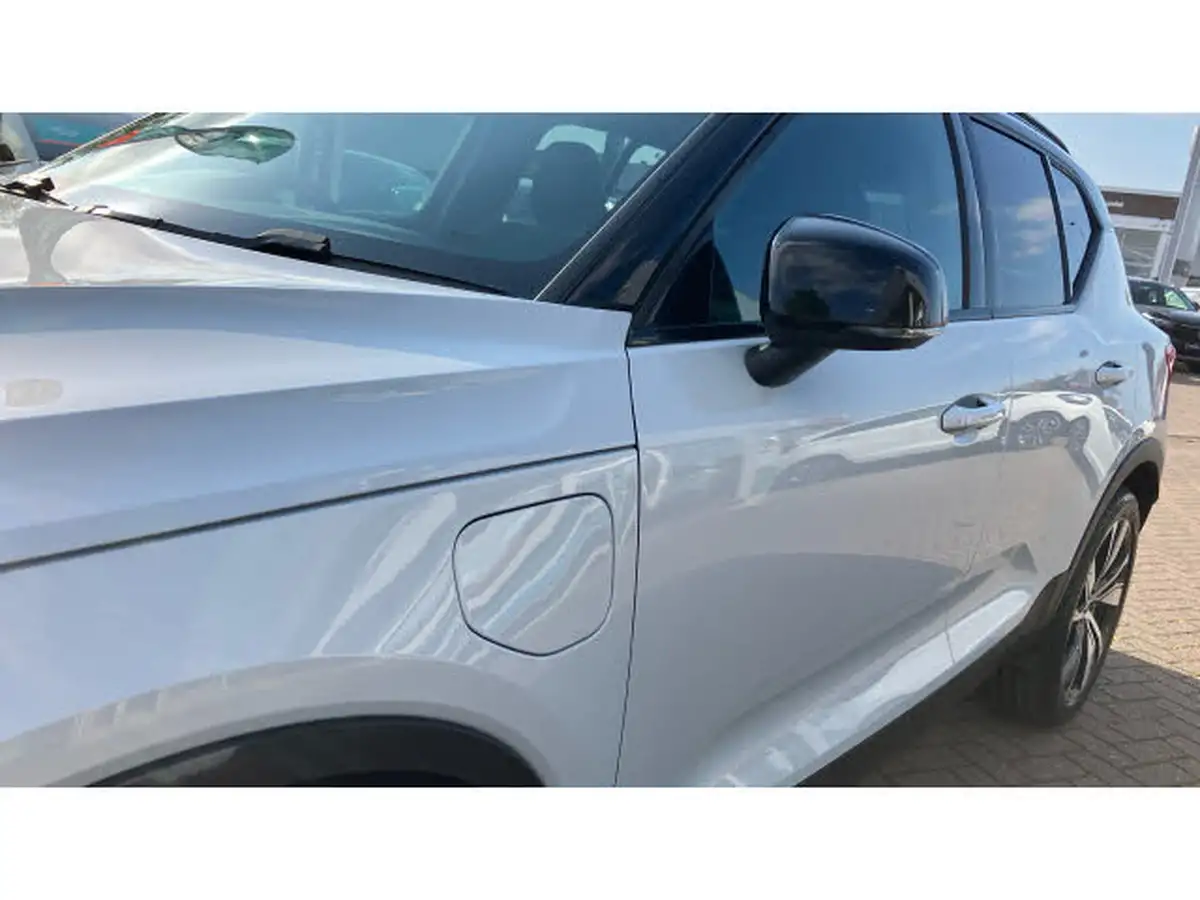 2022-volvo-xc40-15-t5-r-design-pro-big-22