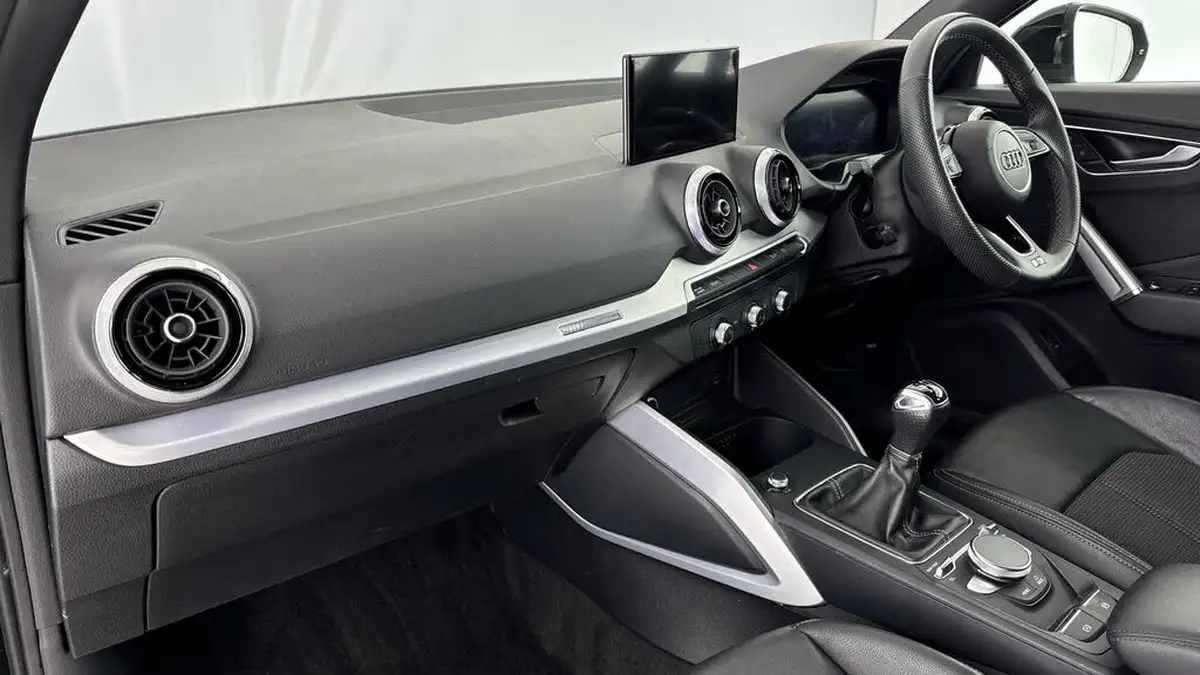 2021-audi-q2-10-30-tfsi-s-line-big-9