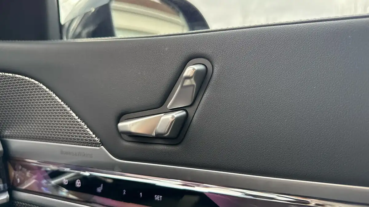 2023-bmw-7-series-e-i7-xdrive60-excellence-pro-big-25