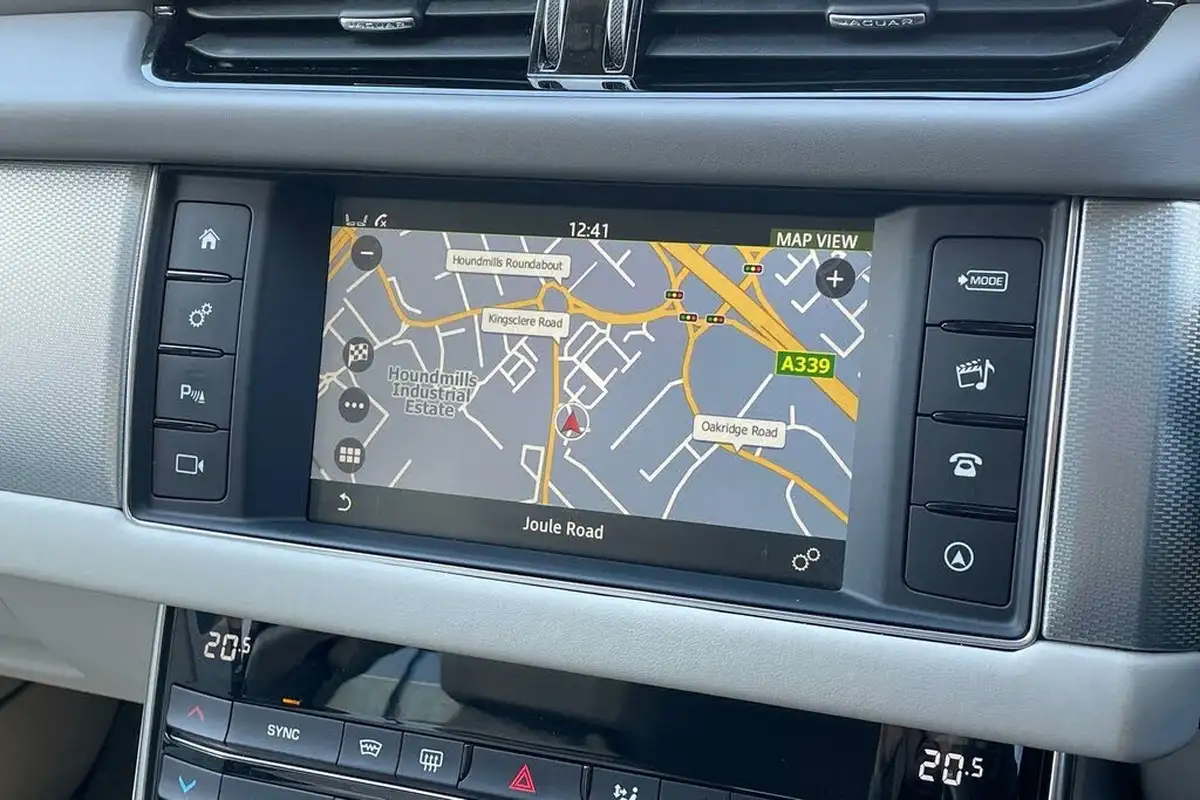 2018-jaguar-xf-20i-portfolio-250ps-saloon-4d-1998cc-big-27