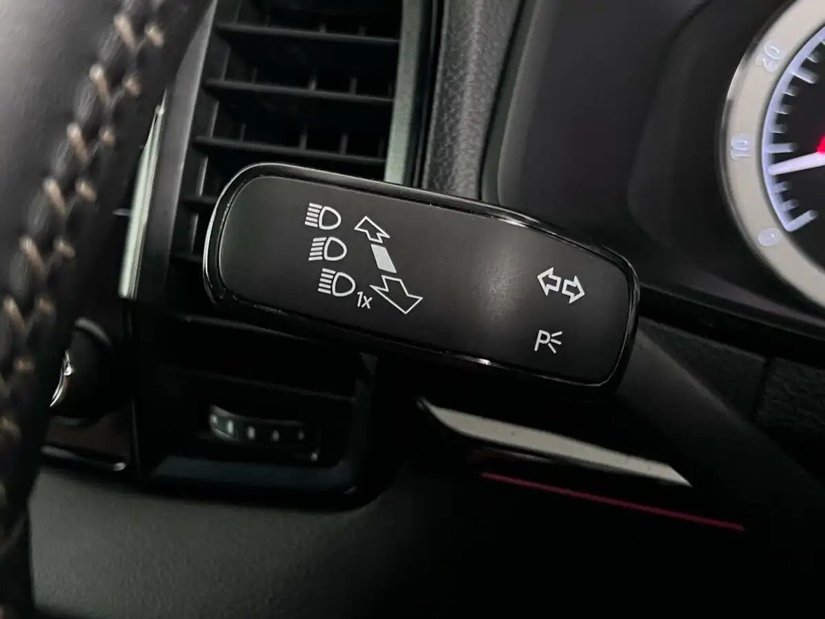 2021-skoda-karoq-15-tsi-sportline-dsg-big-27