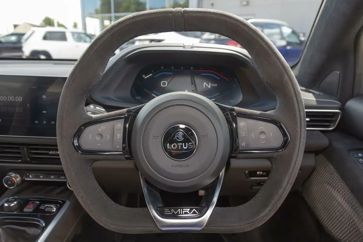 2024-lotus-emira-big-27