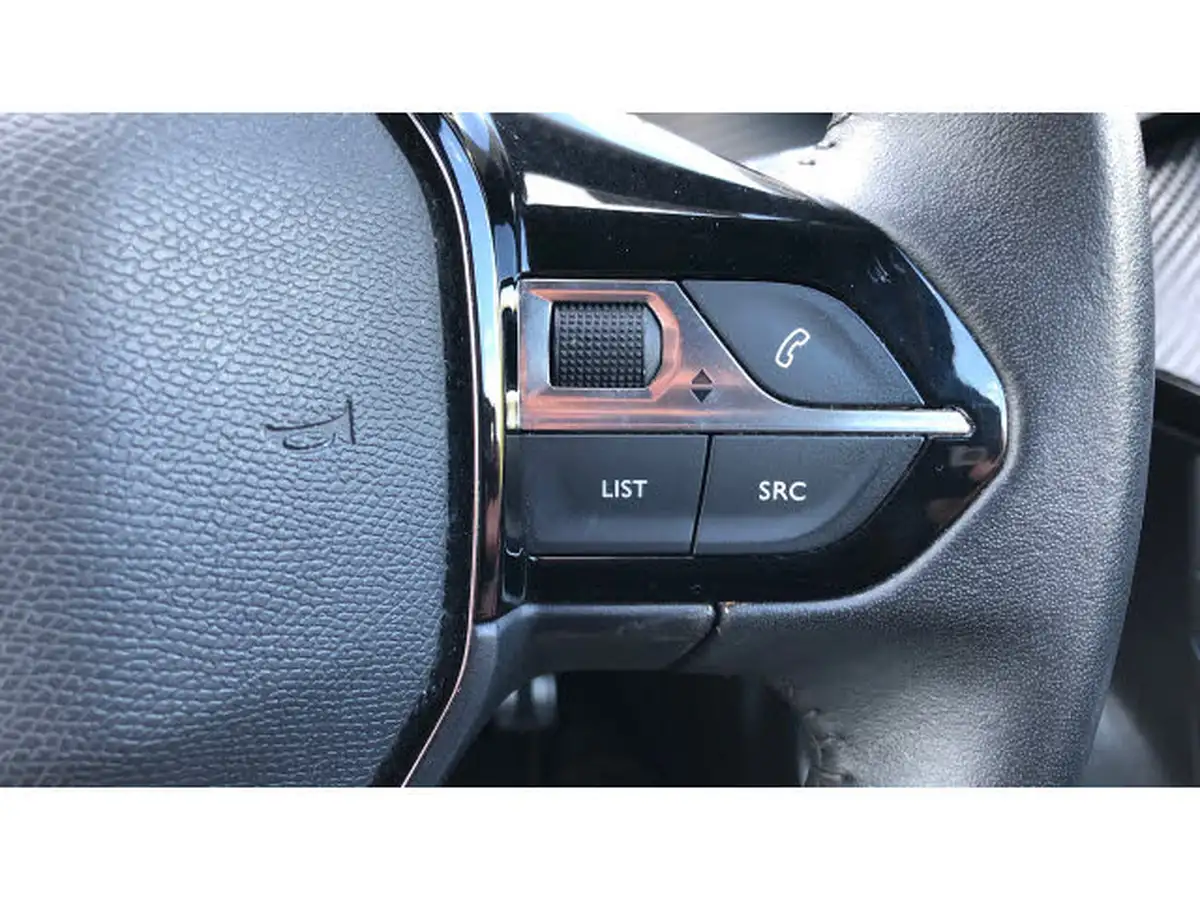 2023-peugeot-2008-suv-12-puretech-allure-premium-100bhp-big-23