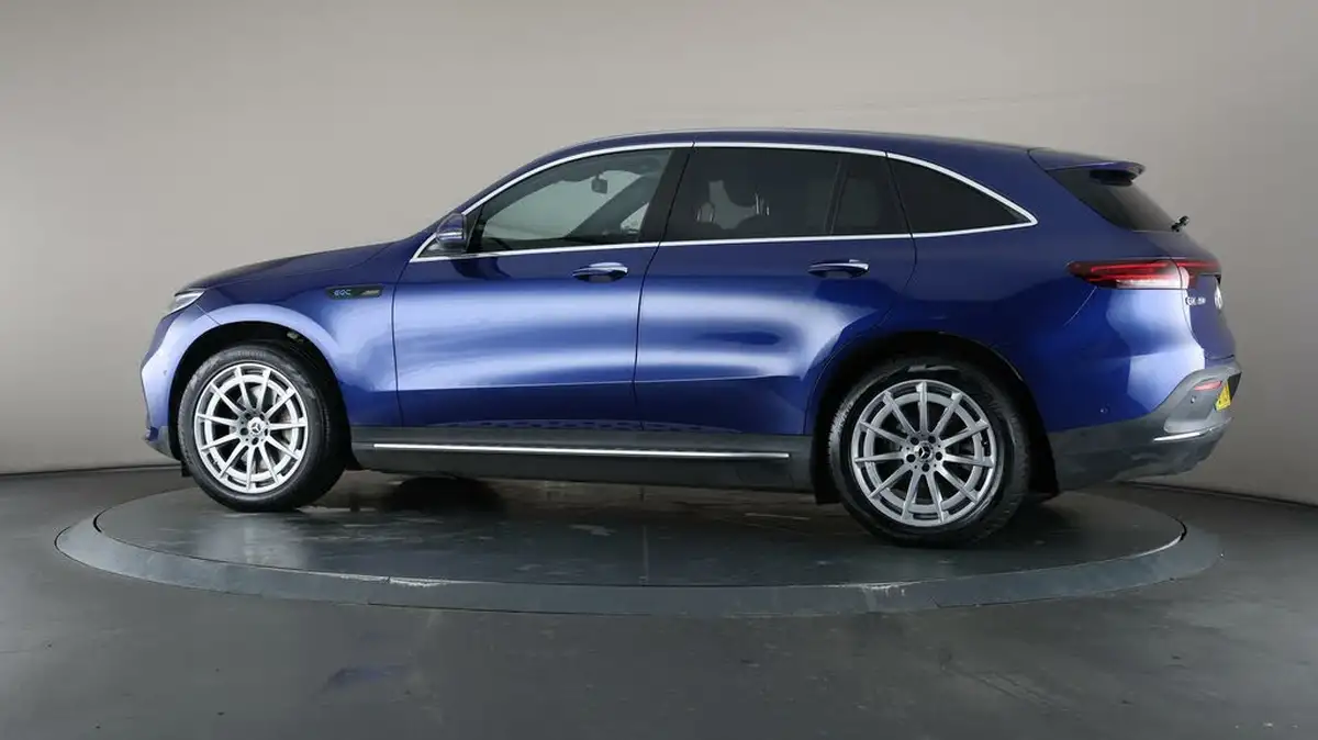 2021-mercedes-benz-eqc-e-eqc-400-amg-line-big-69