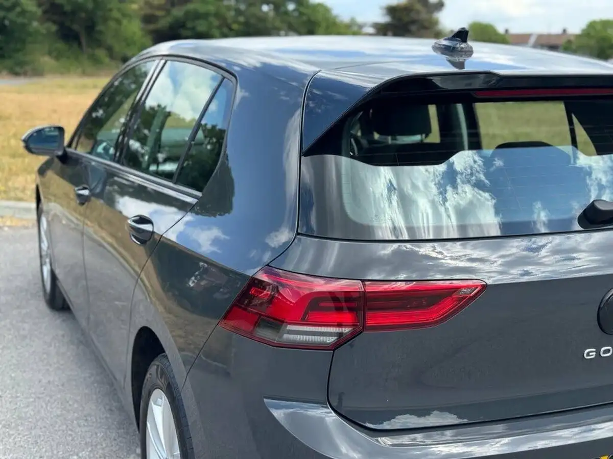 2022-volkswagen-golf-10-etsi-life-hatchback-big-20