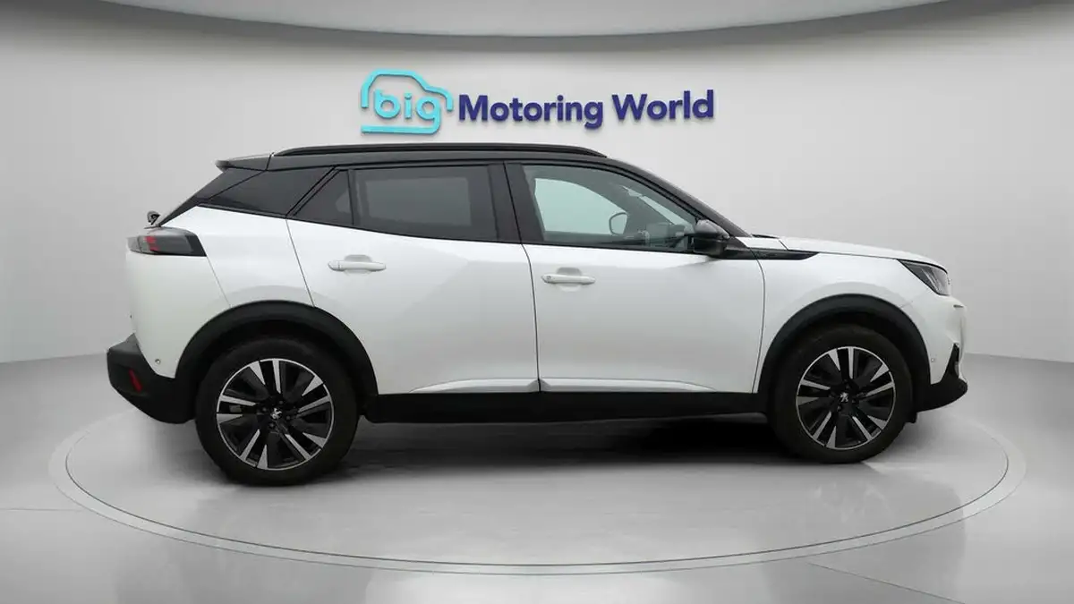2021-peugeot-2008-suv-e-gt-premium-big-8