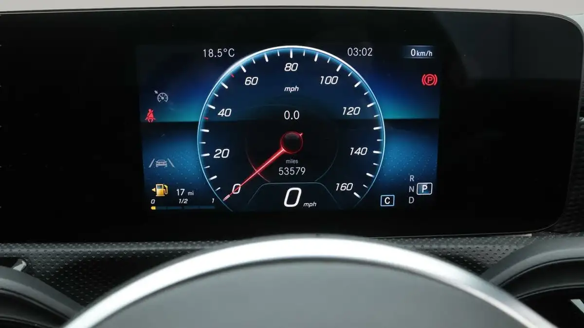 2022-mercedes-benz-a-class-13-a180-sport-executive-edition-hatchback-5d-7g-dct-big-10