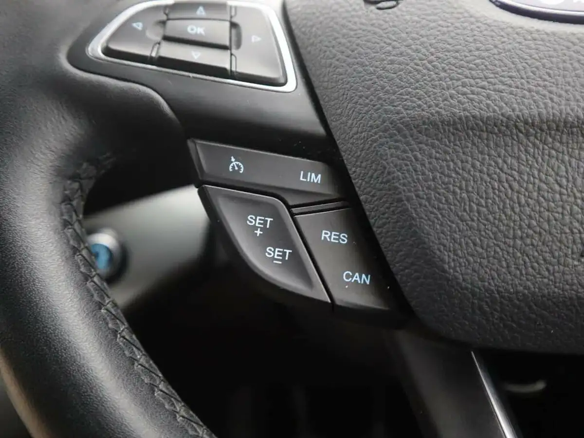 2018-ford-kuga-20tdci-zetec-150ps-awd-big-32