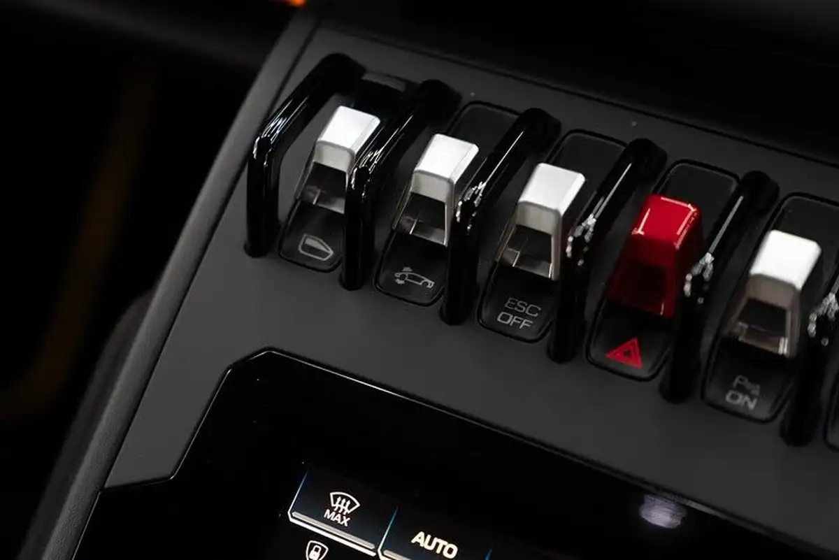 2021-lamborghini-huracan-52-evo-640ps-4wd-spyder-big-12
