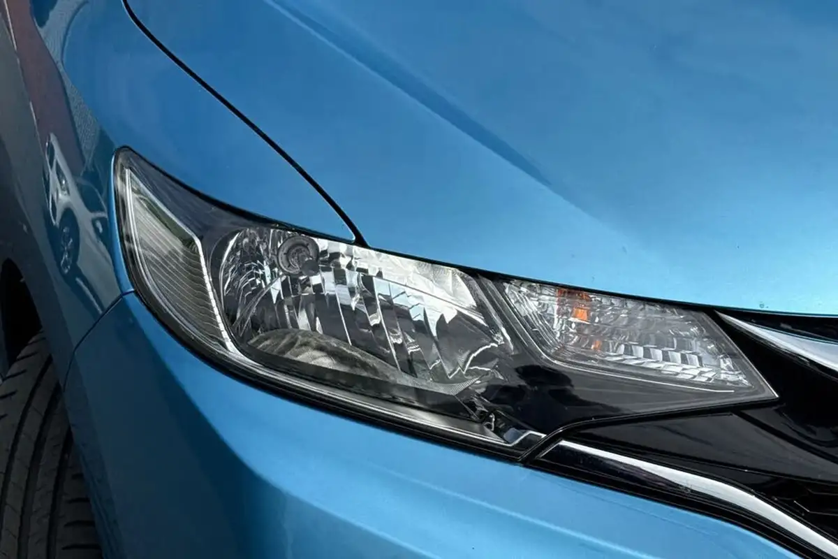 2018-honda-jazz-13-i-vtec-se-cvt-big-26
