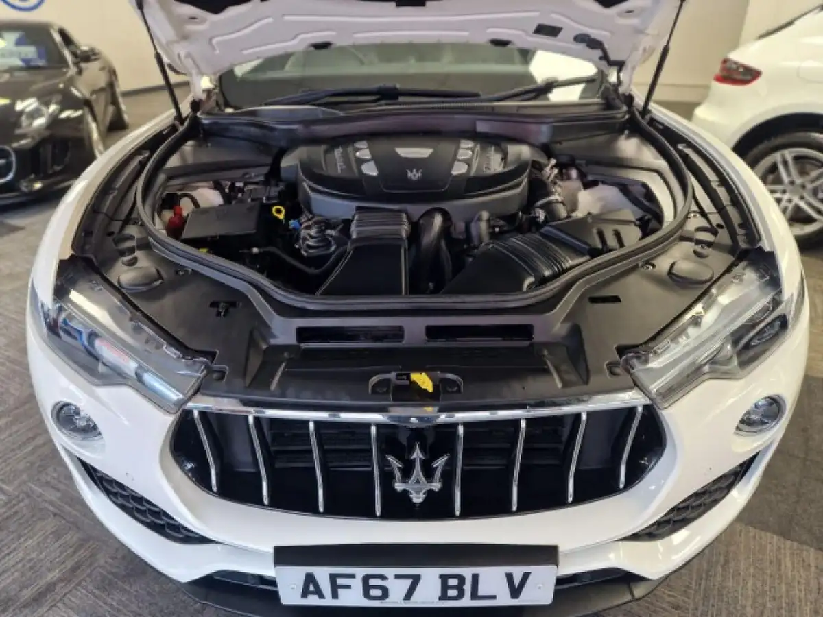 2017-maserati-levante-30td-awd-big-12
