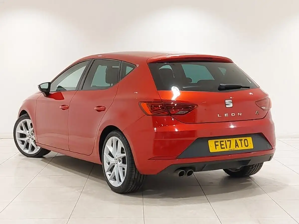 2017-seat-leon-14-ecotsi-fr-technology-hatchback-5d-big-1