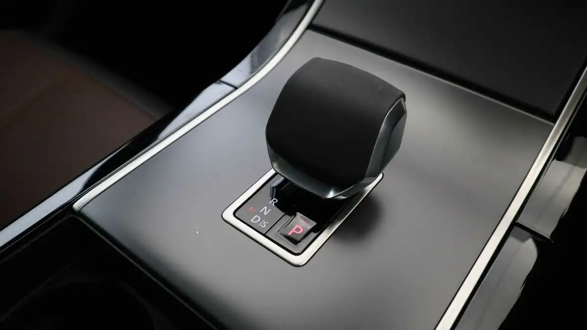 2024-land-rover-range-rover-velar-20-d200-dynamic-hse-big-12