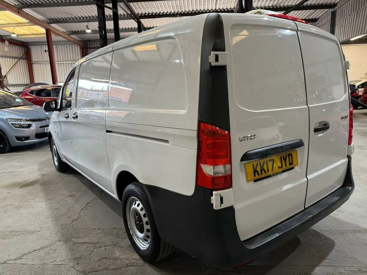 2017-mercedes-benz-vito-16cdi-111cdi-panel-extra-long-big-6