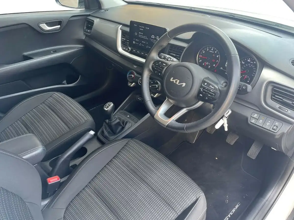 2023-kia-stonic-10-t-gdi-2-99bhp-big-14