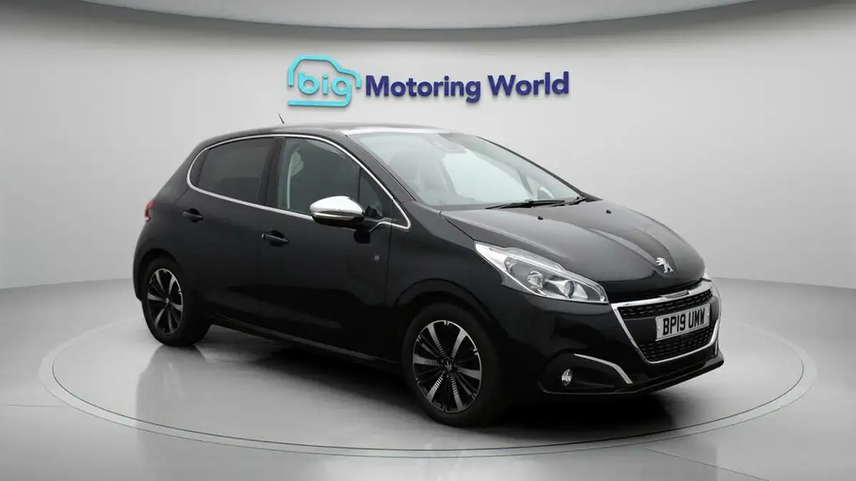 2019-peugeot-208-12-puretech-tech-edition-82bhp-big-1