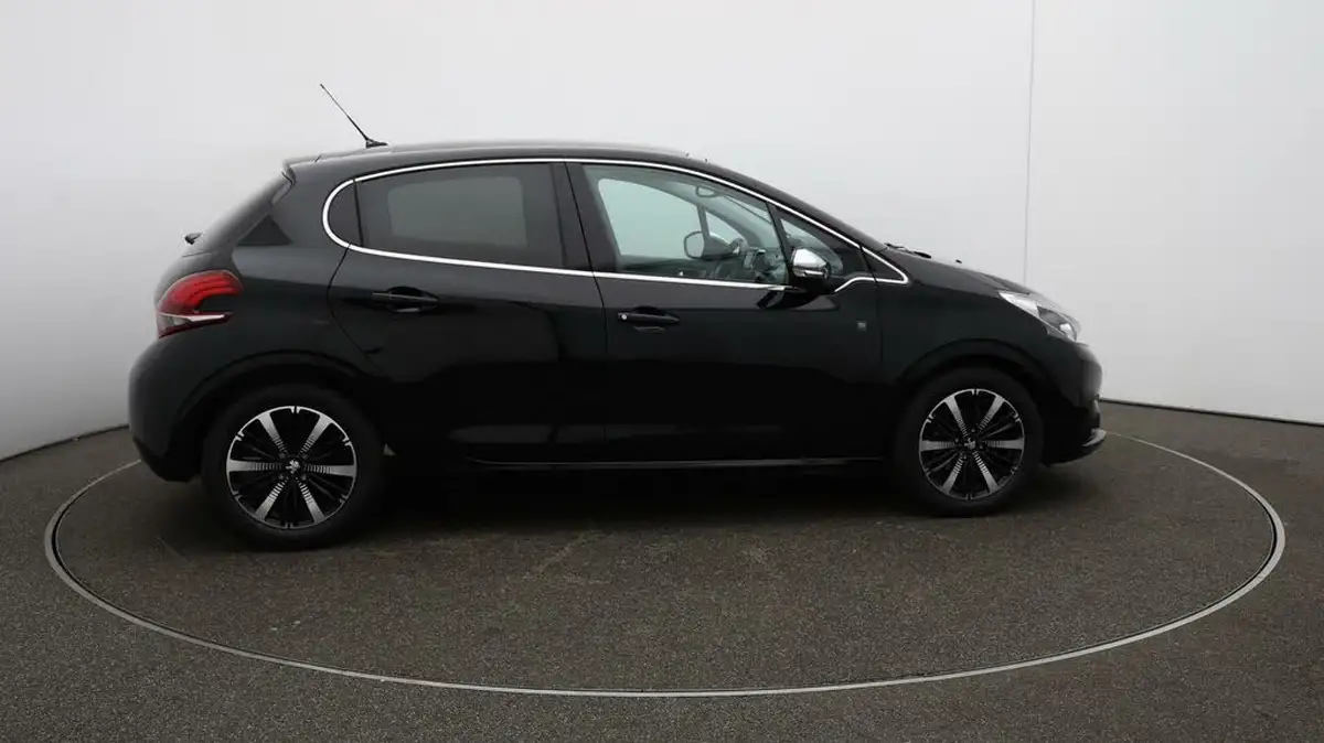 2019-peugeot-208-12-puretech-tech-edition-82bhp-big-49