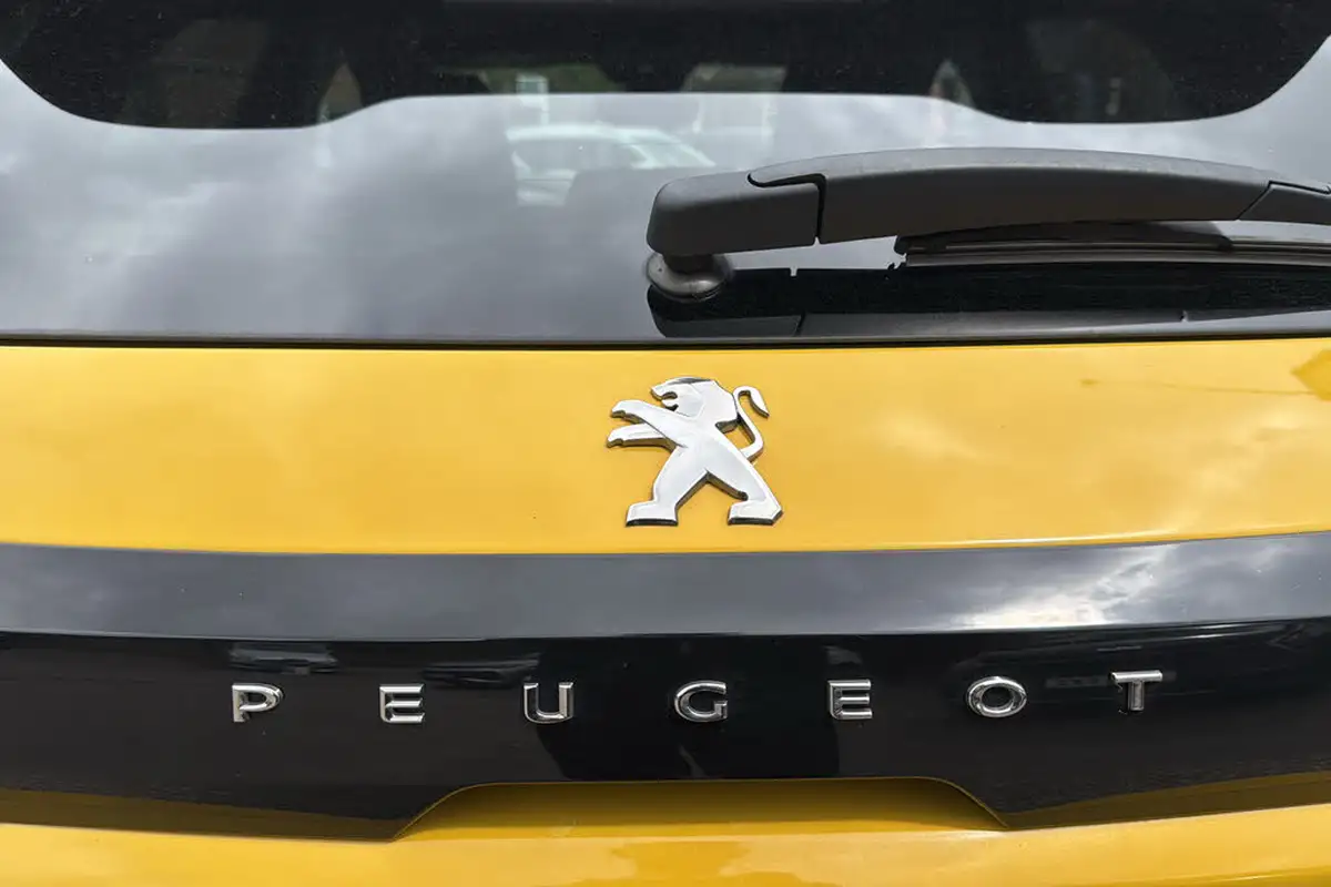 2022-peugeot-208-12-puretech-gt-premium-130bhp-eat8-big-23