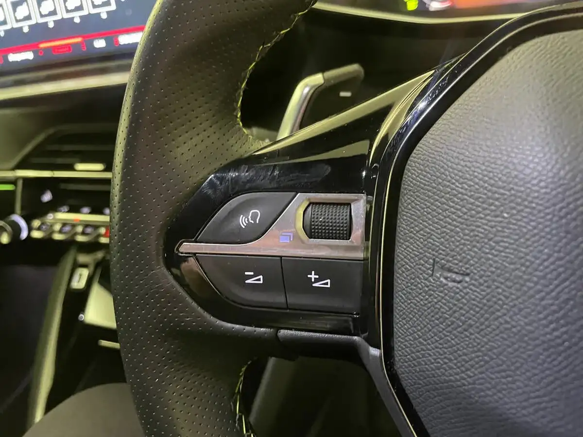 2020-peugeot-2008-suv-12-puretech-gt-line-eat8-big-18