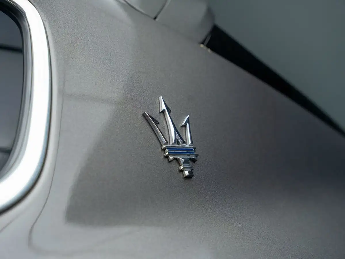 2021-maserati-levante-20-gt-big-24