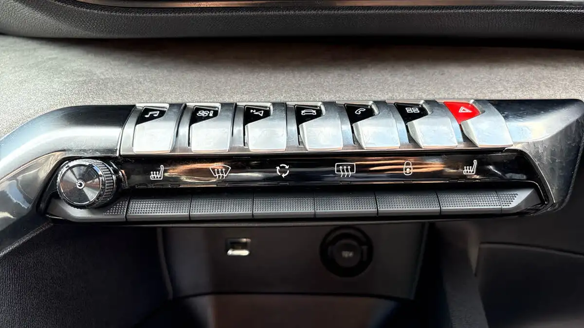2022-peugeot-3008-suv-15-bluehdi-gt-premium-big-47
