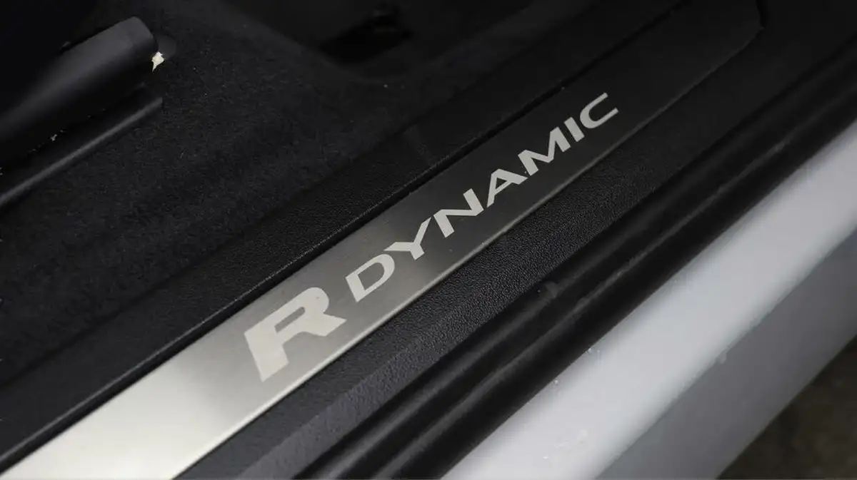 2021-land-rover-range-rover-evoque-20-p200-r-dynamic-se-big-23