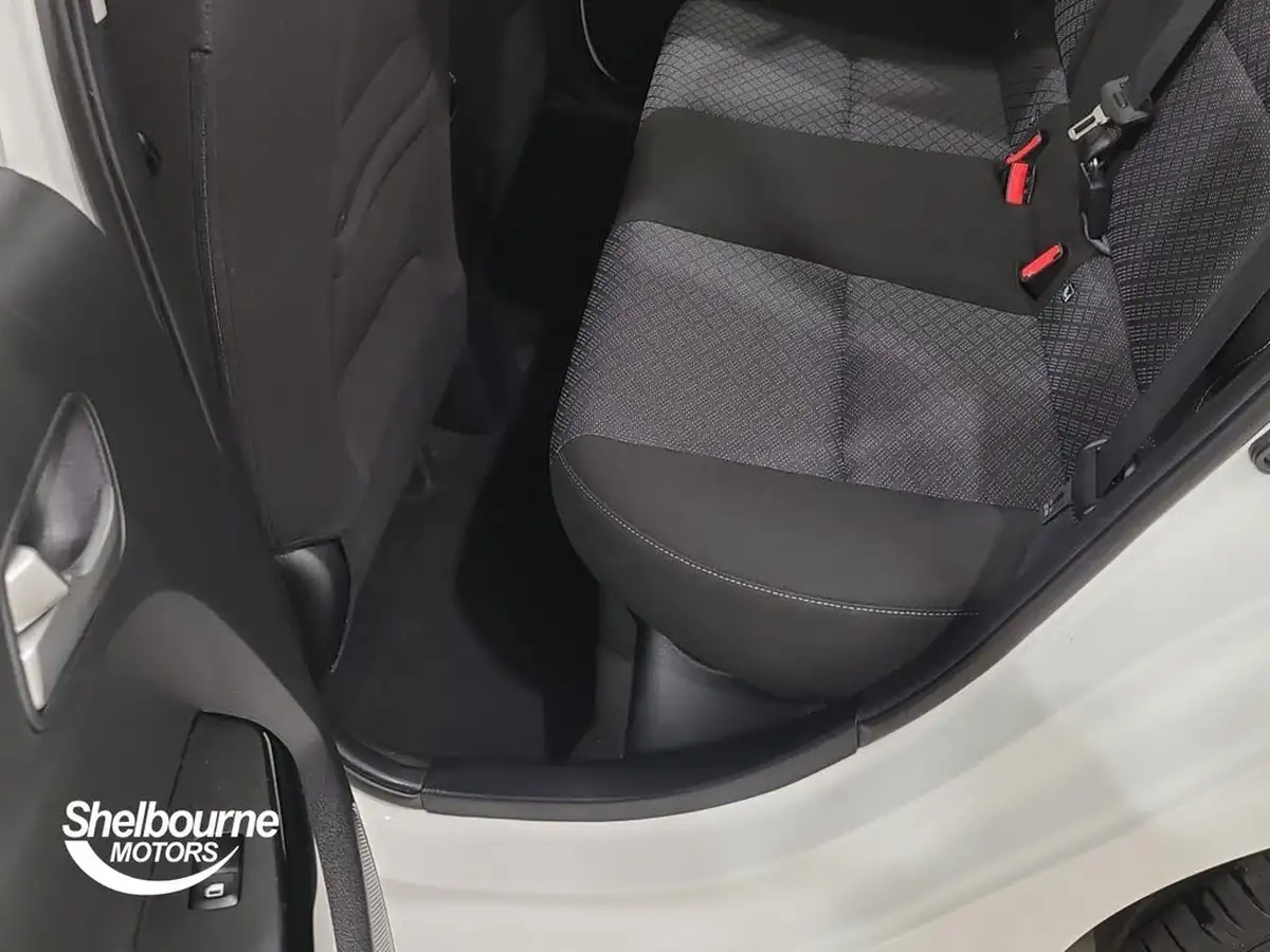 2024-kia-picanto-10-2-big-8
