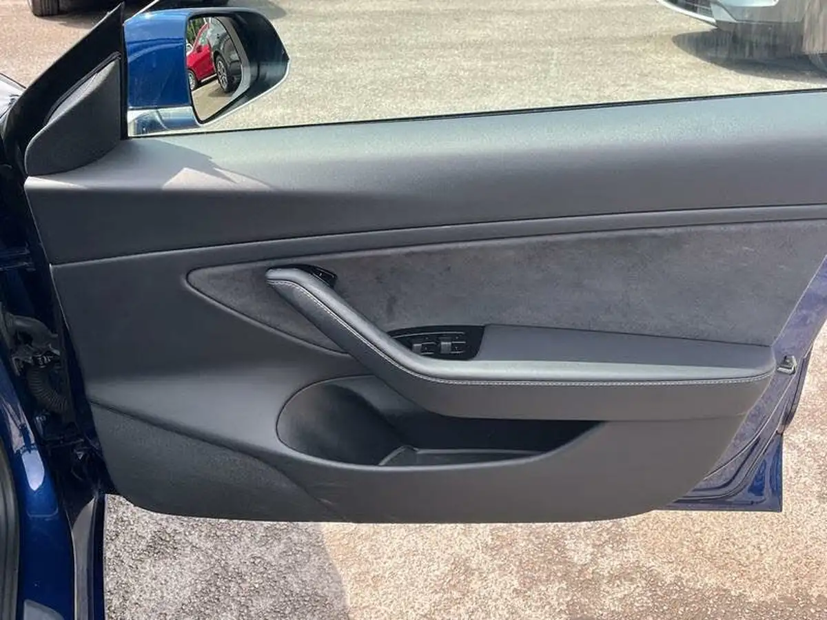 2020-tesla-model-3-e-long-range-big-24
