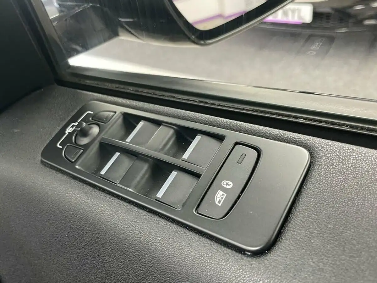 2019-land-rover-discovery-sport-20td4-landmark-big-45