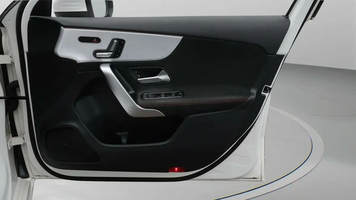 2020-mercedes-benz-a-class-13-a200-amg-line-premium-plus-hatchback-5d-7g-dct-big-15
