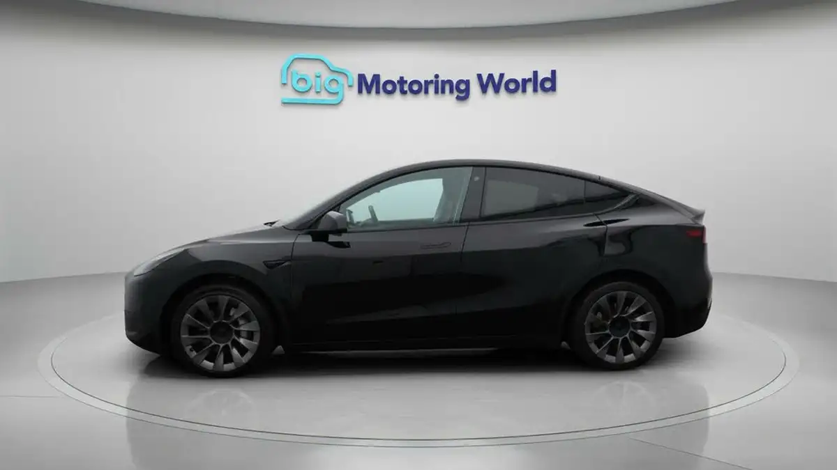 2023-tesla-model-y-e-rwd-big-4