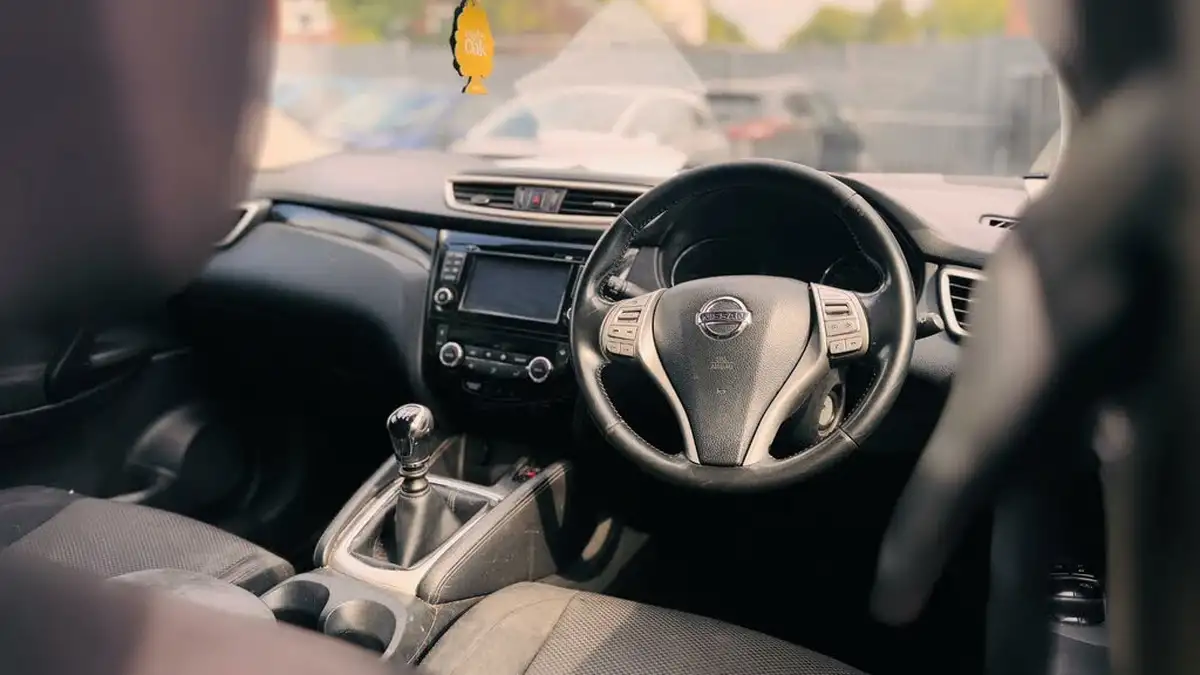 2015-nissan-qashqai-big-14