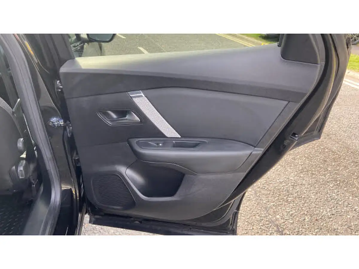 2021-citroen-c4-12-puretech-shine-130ps-big-33