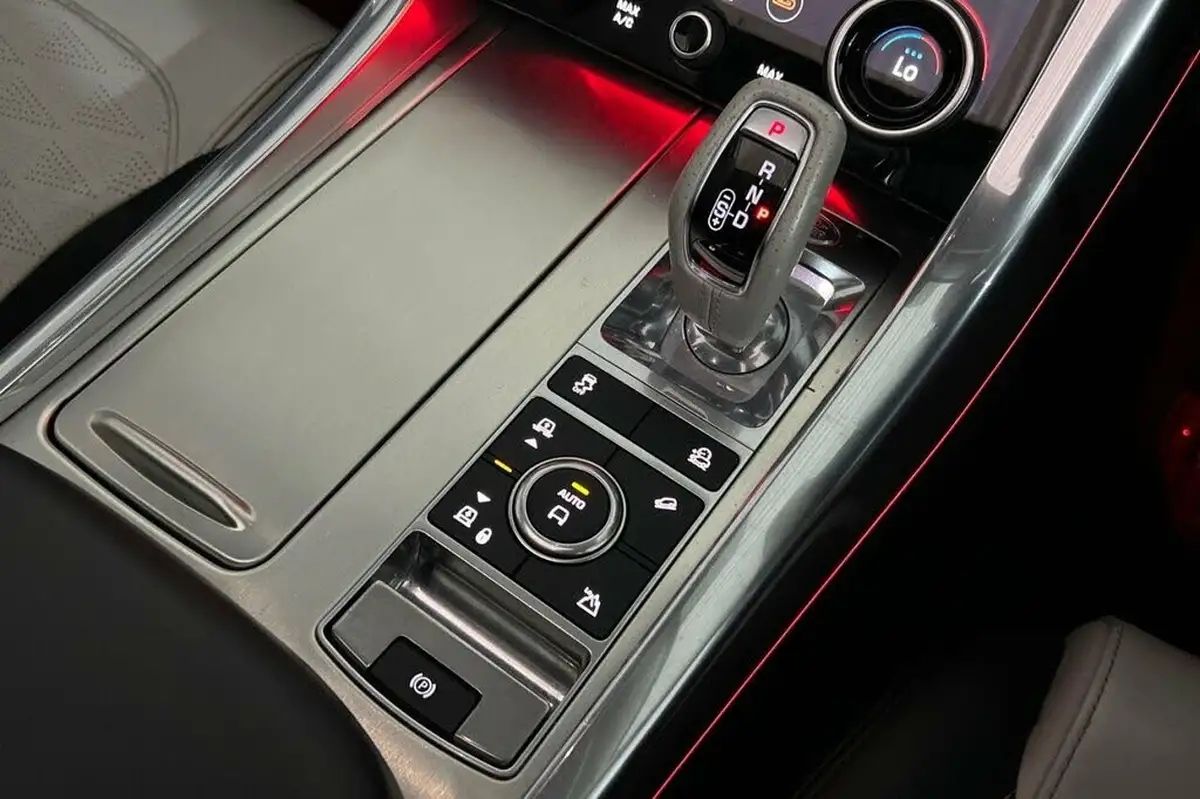 2019-land-rover-range-rover-sport-50-v8-p575-svr-big-25