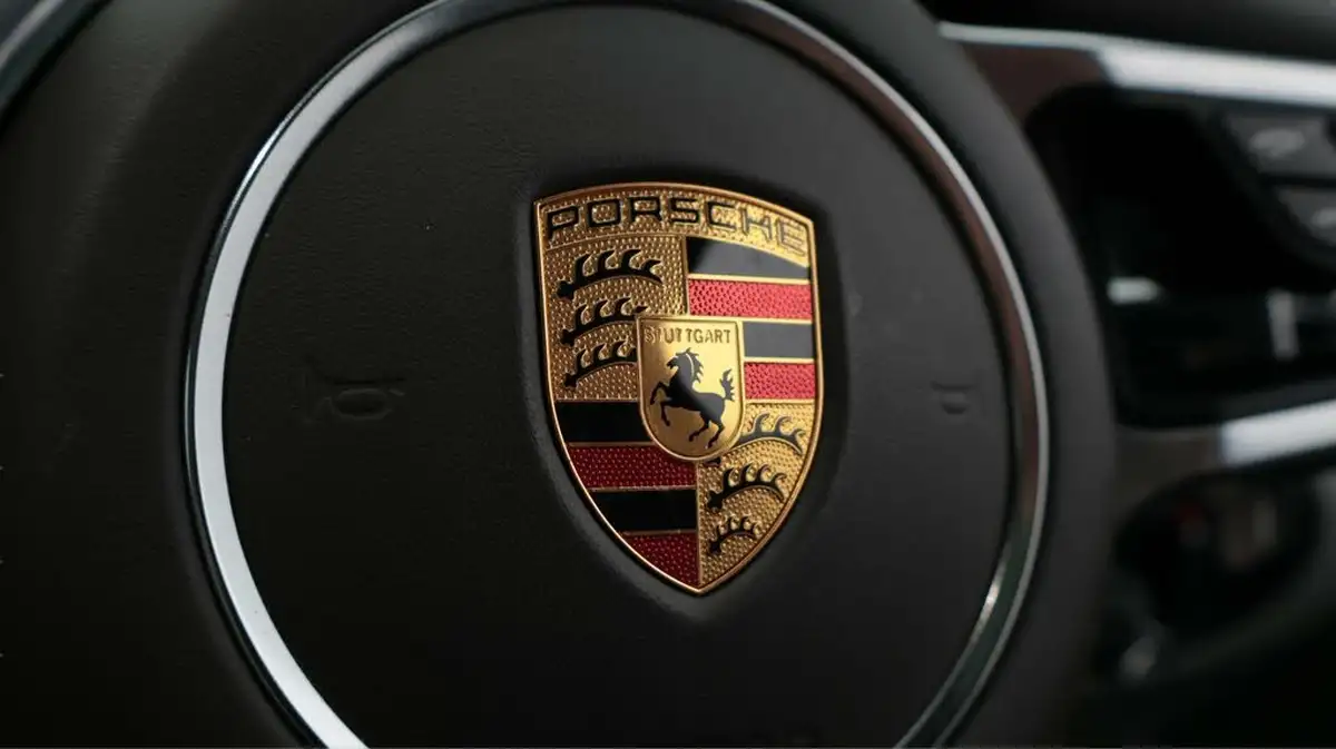 2021-porsche-macan-20-245ps-big-22
