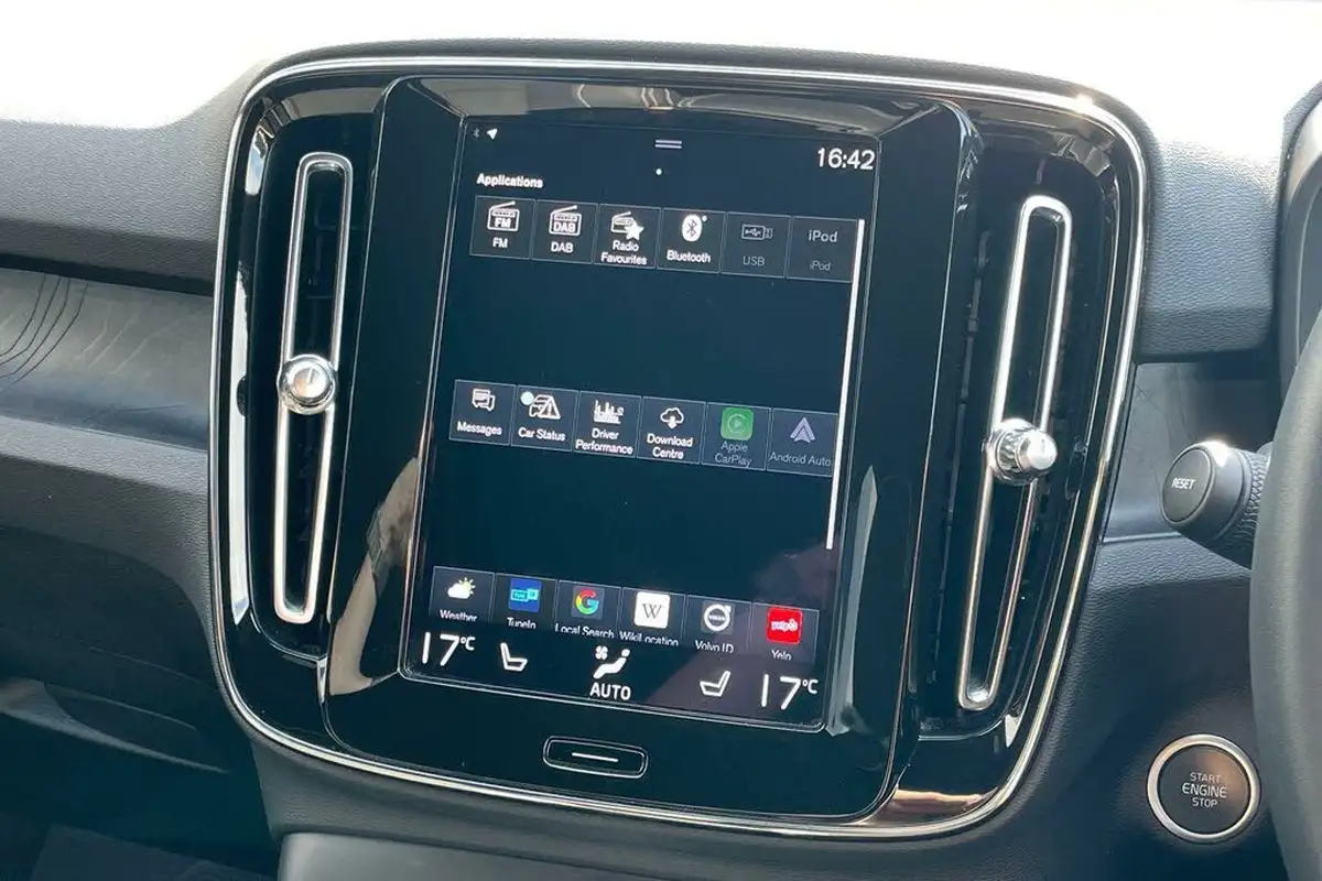 2022-volvo-xc40-15-t4-plus-big-39