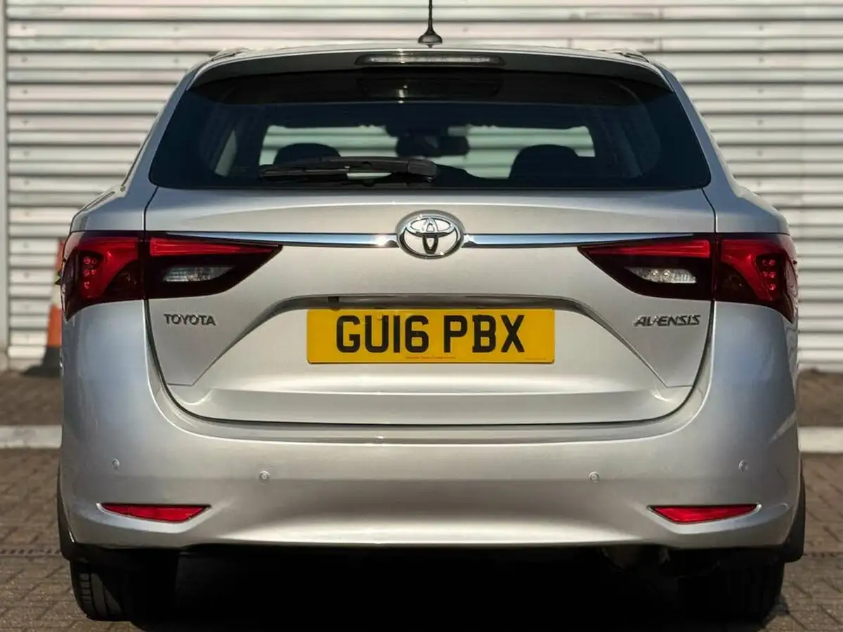 2016-toyota-avensis-18-v-matic-business-edition-touring-sports-5d-cvt-big-9