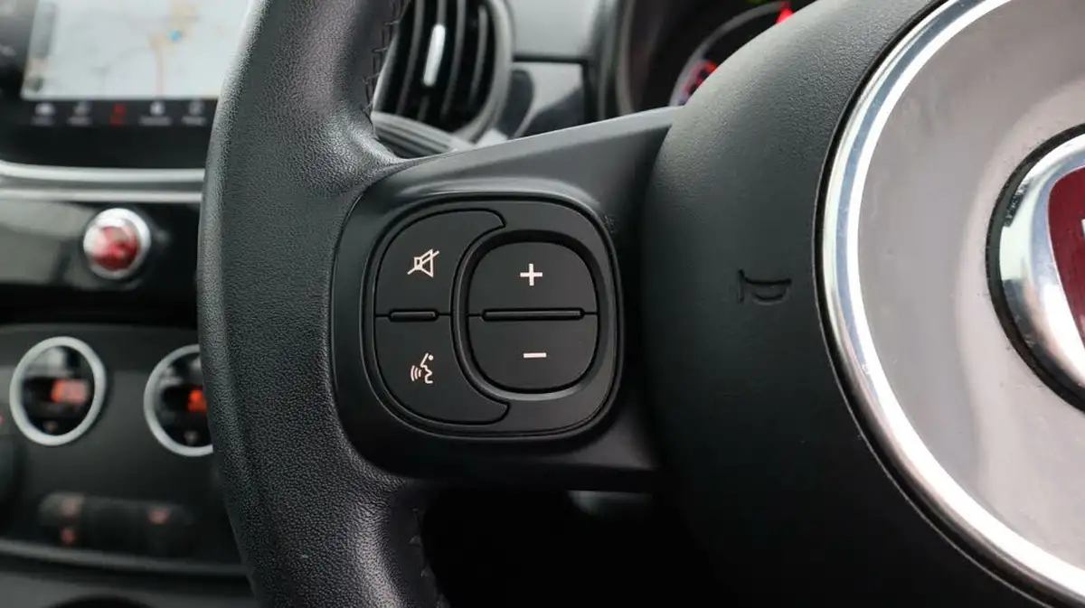 2020-fiat-500-10-launch-edition-big-24