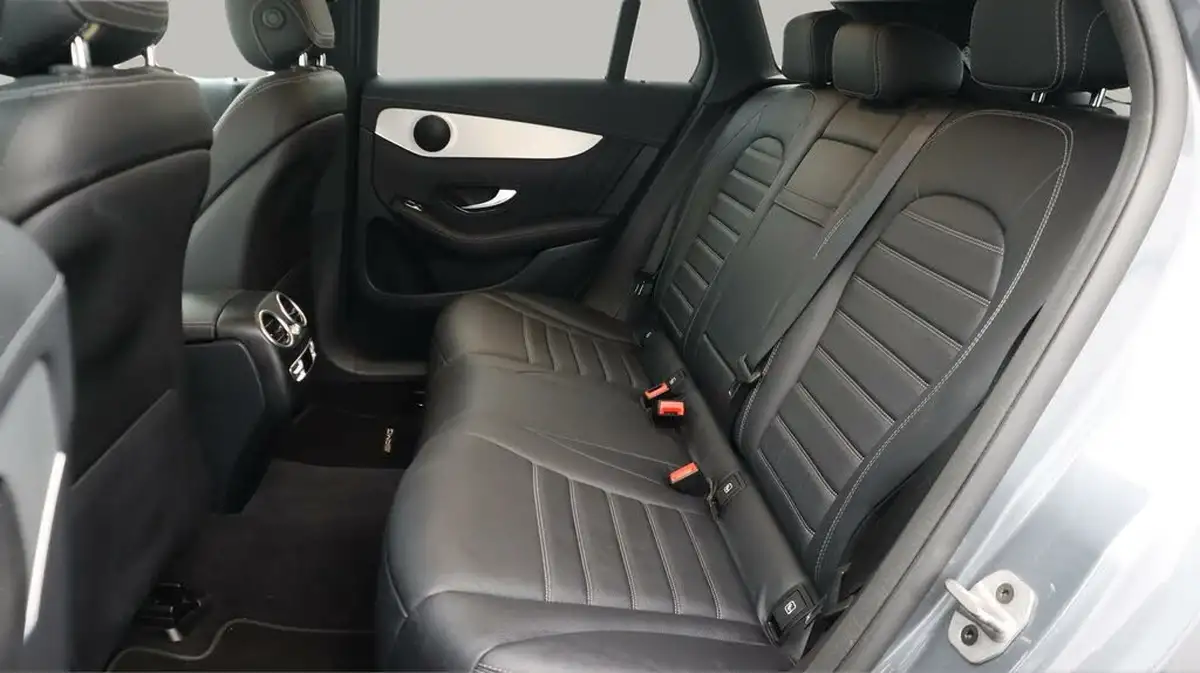 2022-mercedes-benz-glc-class-20d-glc220d-amg-line-195ps-station-wagon-5d-1950cc-4matic-plus-big-16