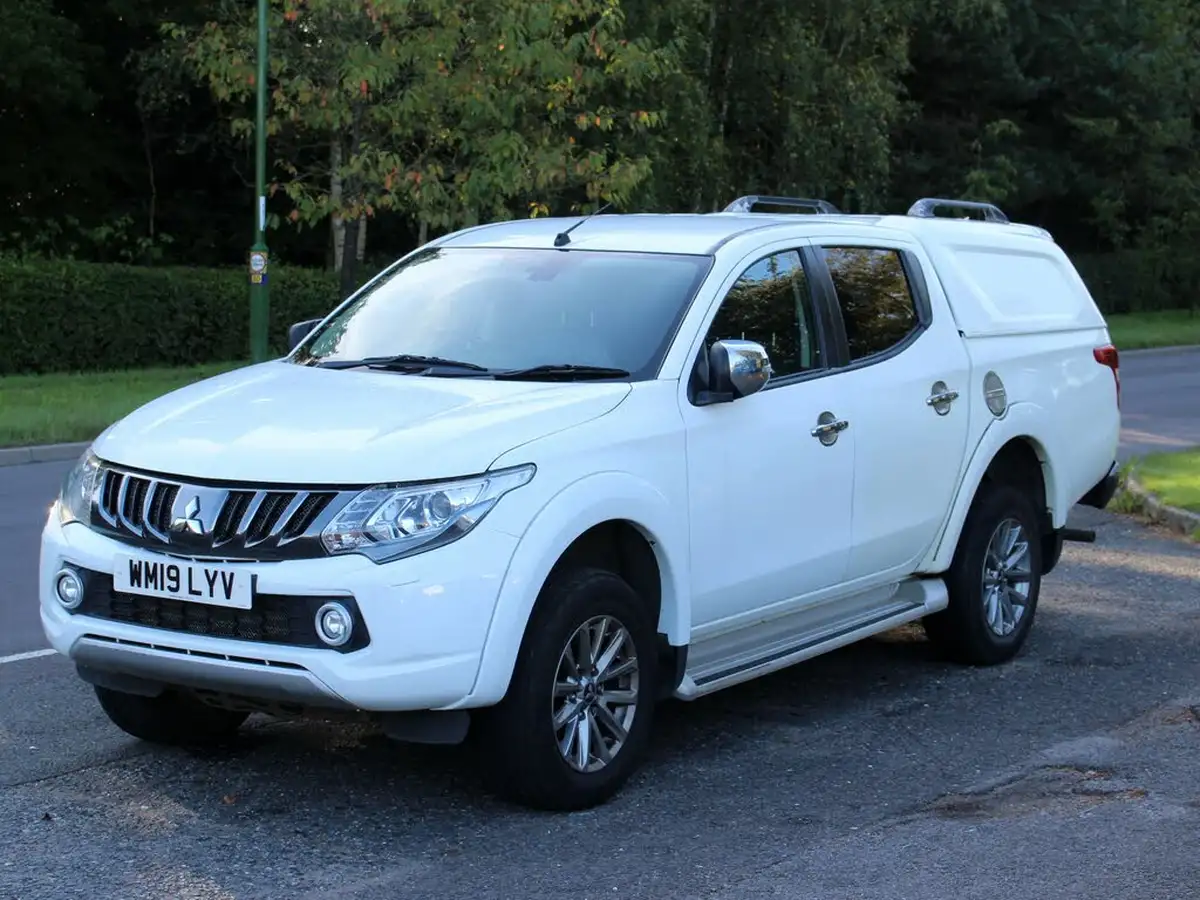 2019-mitsubishi-l200-24di-d-barbarian-eu6b-auto-big-0